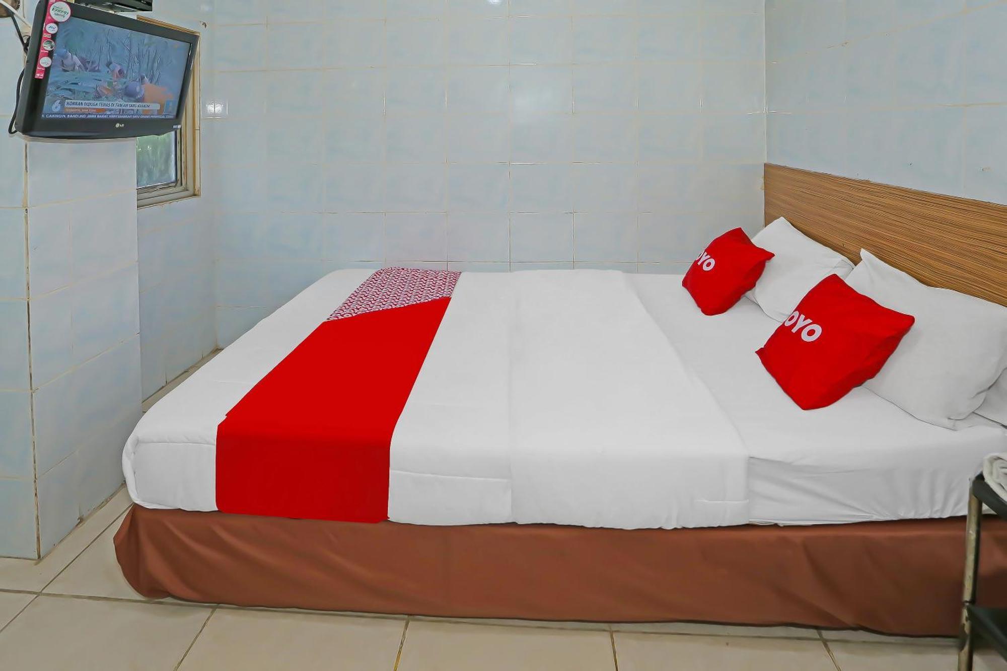 Oyo 92677 Hotel Bintaro South Tangerang Exterior foto