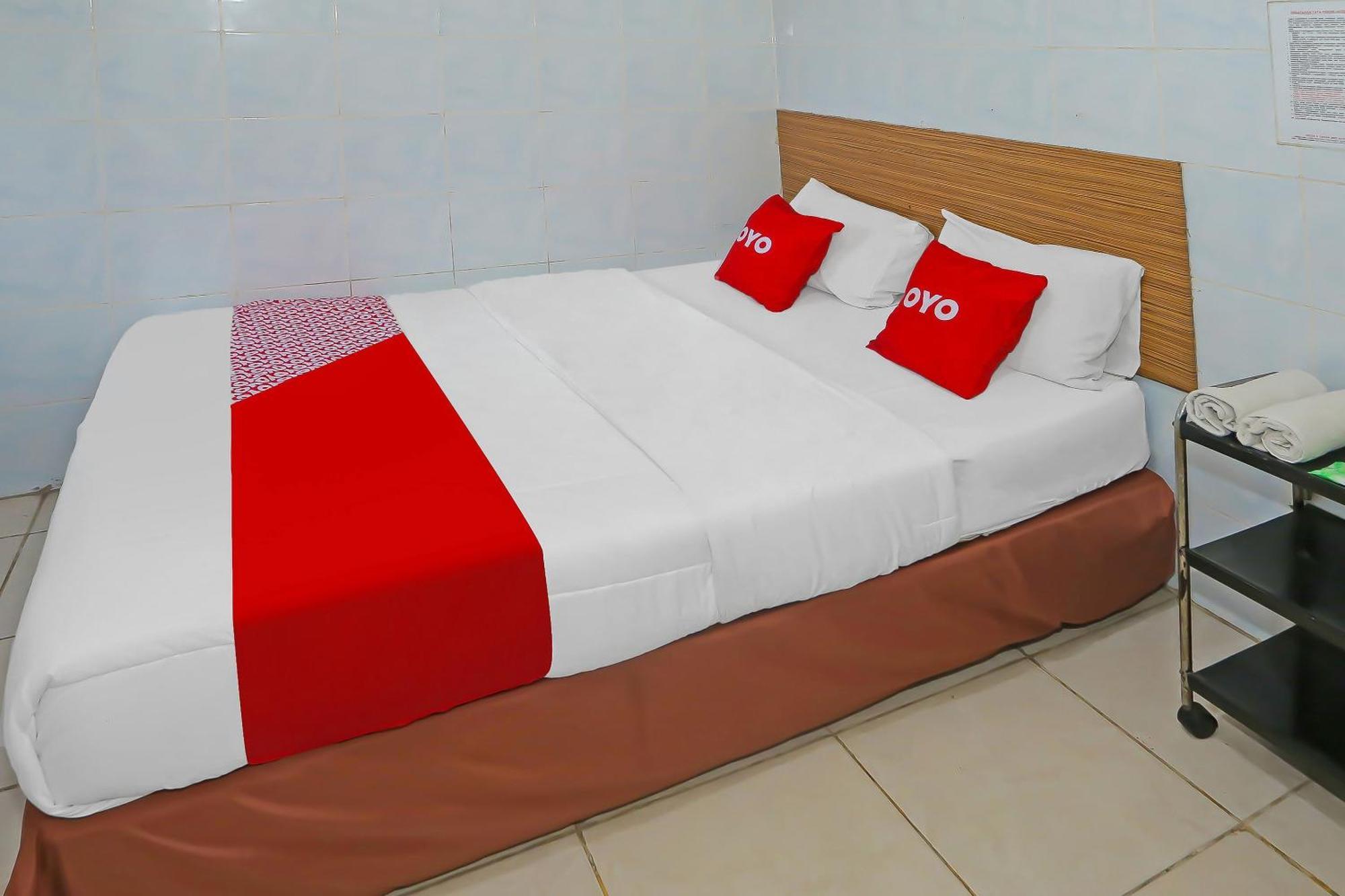 Oyo 92677 Hotel Bintaro South Tangerang Exterior foto