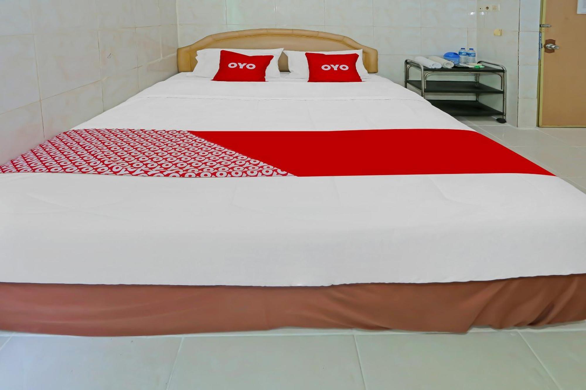 Oyo 92677 Hotel Bintaro South Tangerang Exterior foto