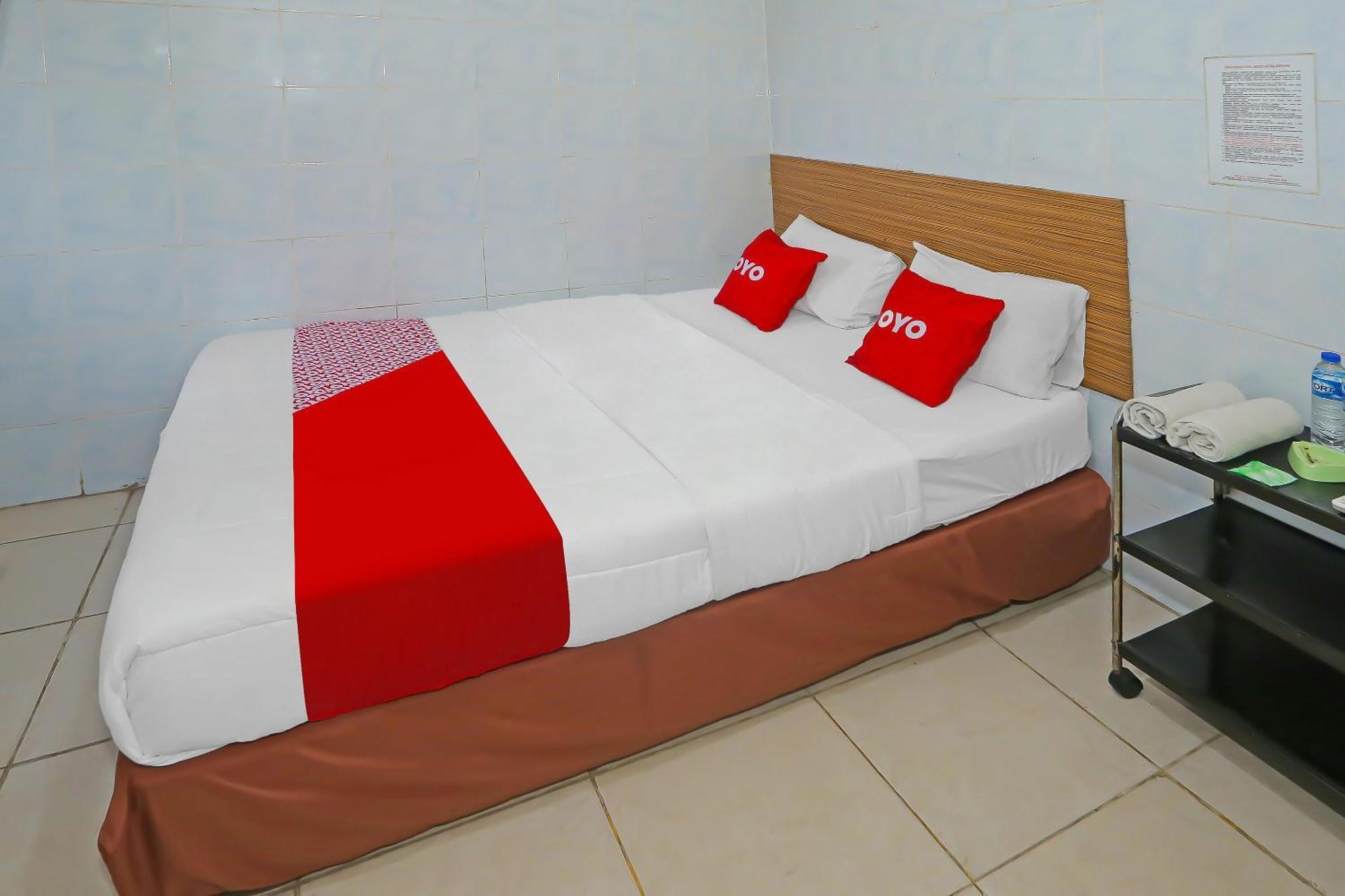 Oyo 92677 Hotel Bintaro South Tangerang Exterior foto