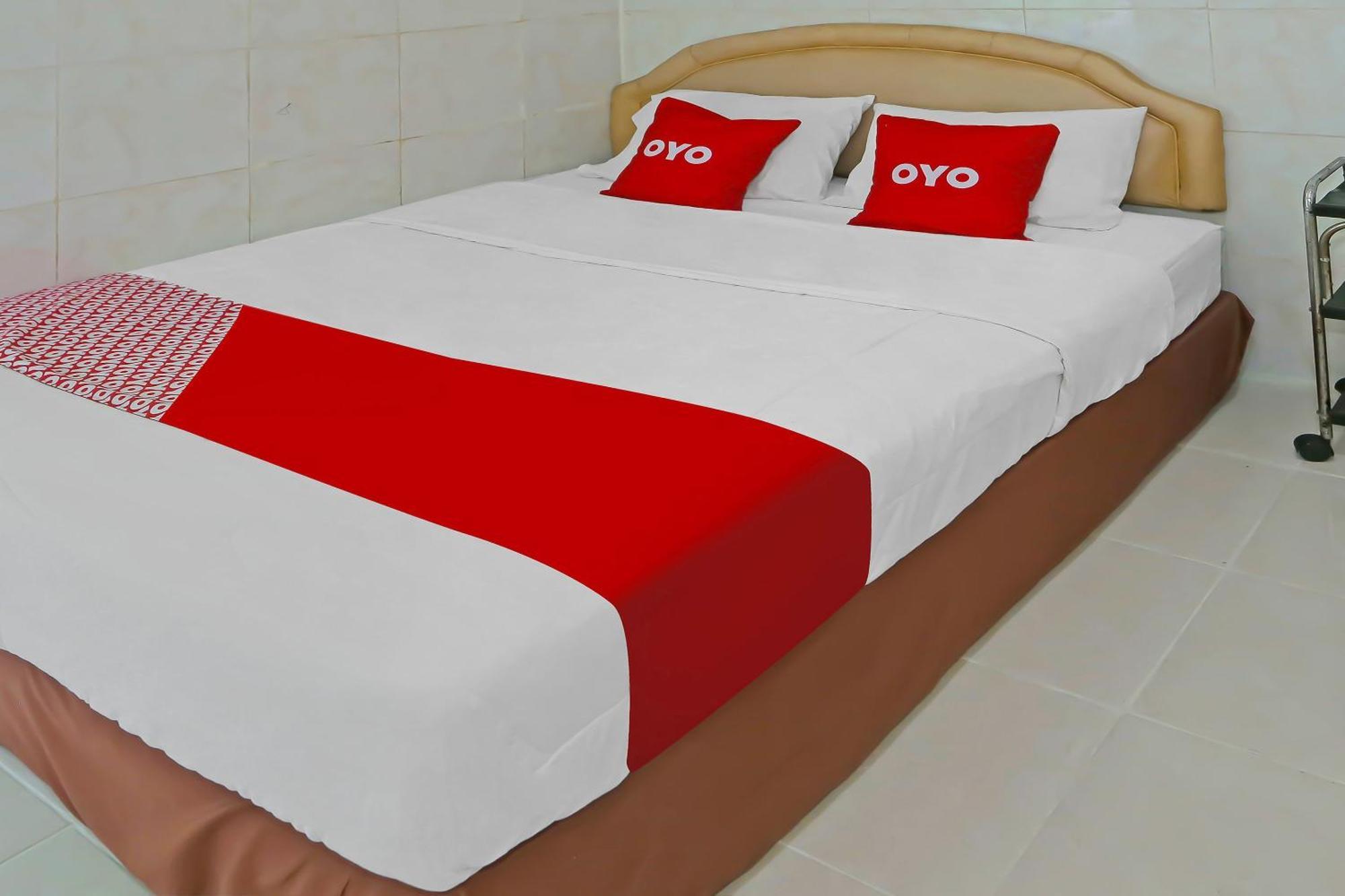 Oyo 92677 Hotel Bintaro South Tangerang Exterior foto