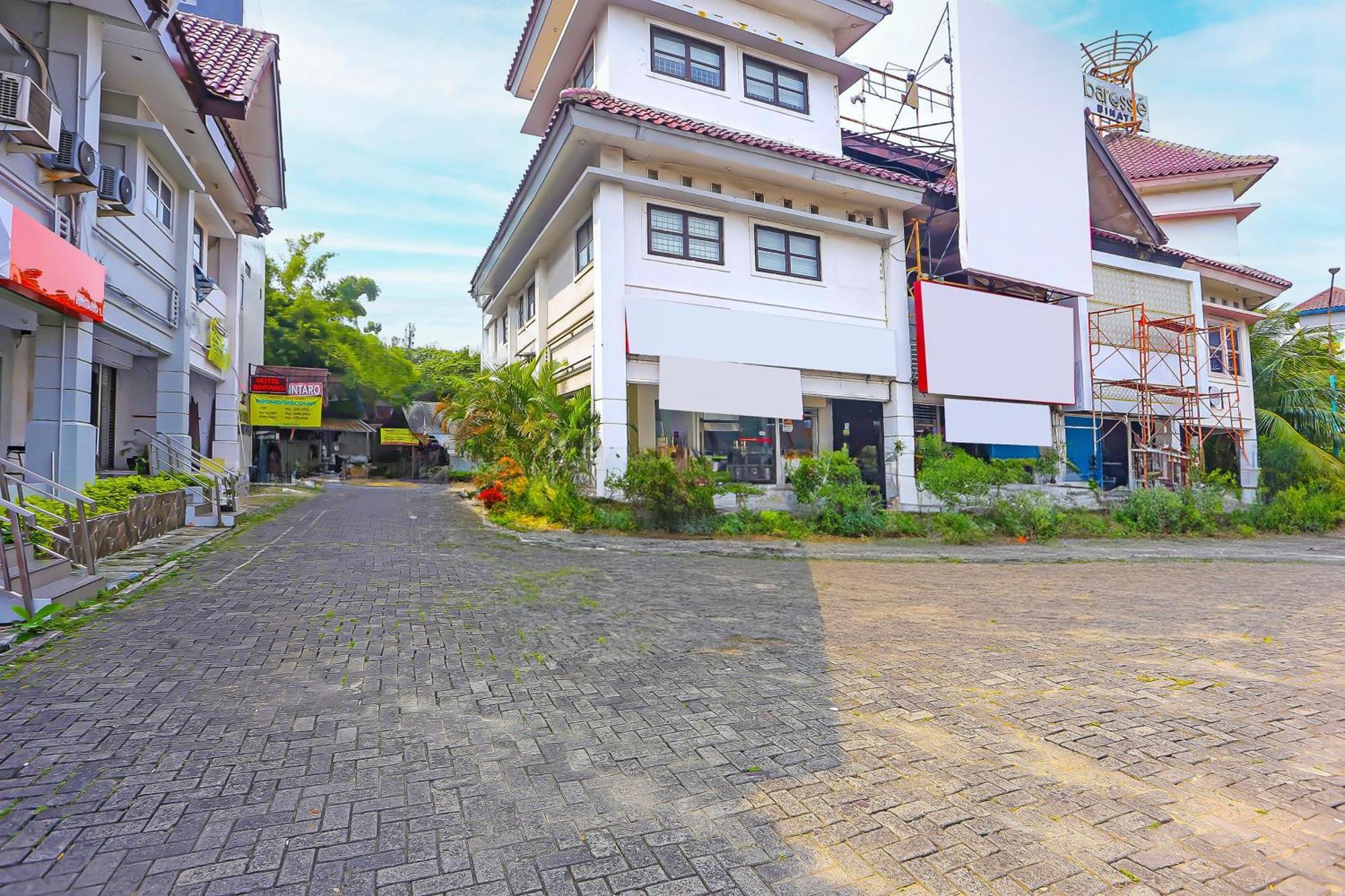 Oyo 92677 Hotel Bintaro South Tangerang Exterior foto